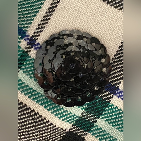 Vineyard Vines, size 00 plaid skirt with sequin accents, fully lined - Picture 3 of 6